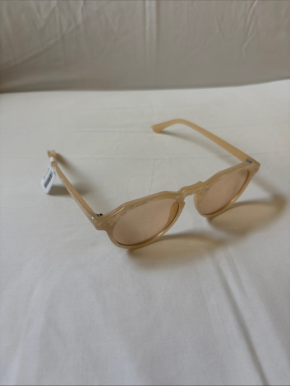 [NWT] Free People Translucent Amber Frame Round Polarized Sunglasses!!